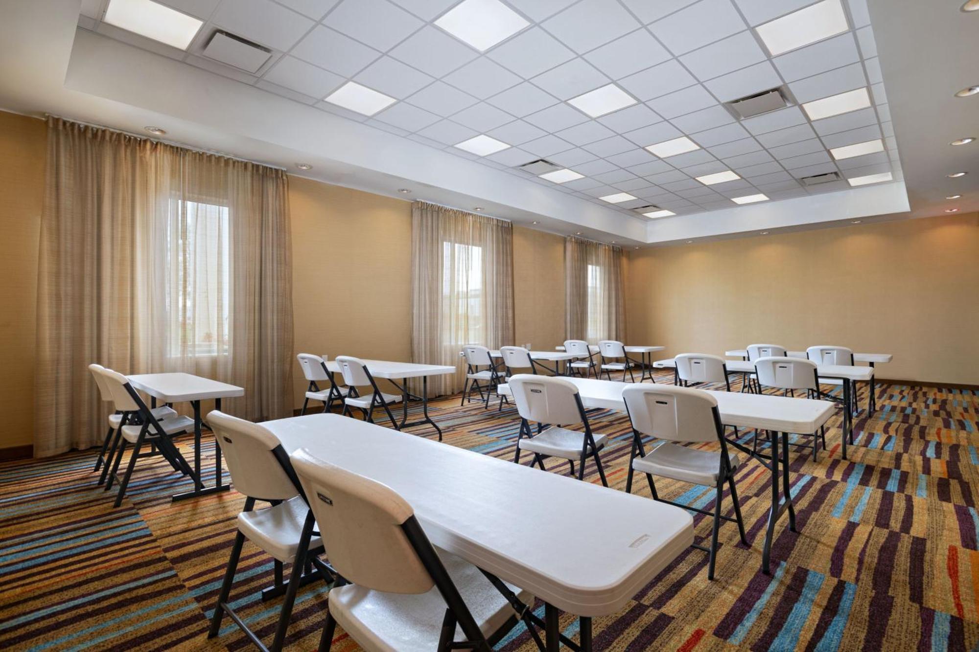 Fairfield Inn & Suites By Marriott Lincoln Airport Εξωτερικό φωτογραφία